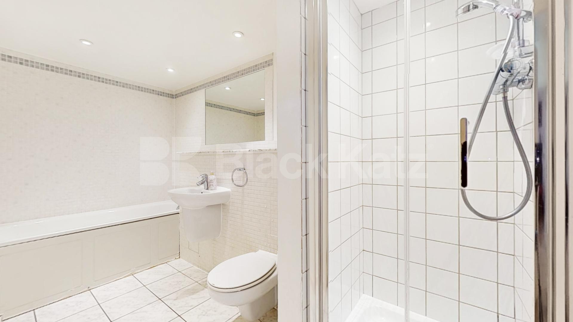 Spacious Two Double Apartment with Roof Terrace on Barnsbury Grove, N7 Barnsbury Grove, Barnsbury